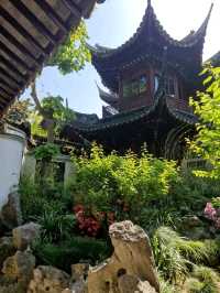 Have you experienced the calm of Yu Garden yet? 🌸🎐🎋