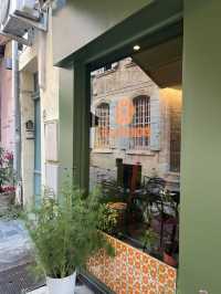 Arles | The brilliant cake shop in Arles with healthy drinks 