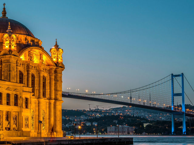 🇹🇷 Brown Concrete Dome – Istanbul, Turkey