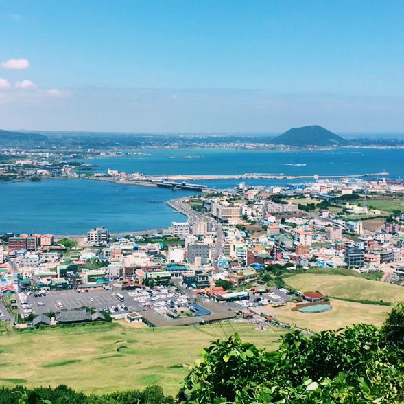 Jeju Island: Volcano Views, Fresh Air & Island Magic 🌊✨ Jeju Island: Volcano Views, Fresh Air & Island Magic 🌊✨