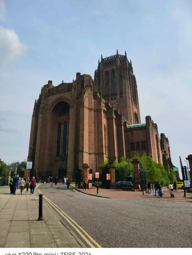 An In-depth Tour of Liverpool's Classic Architecture.