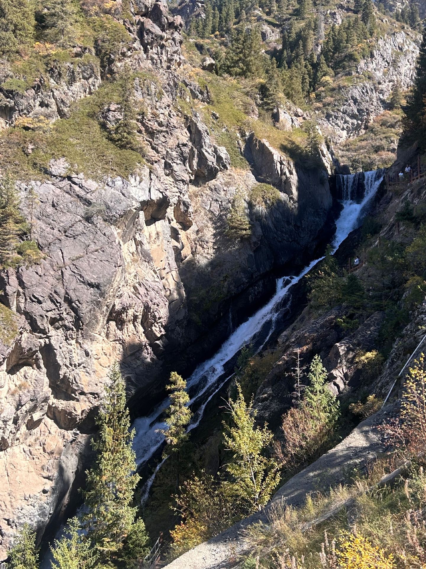 Tianshan Tianchi Review: Majestic Scenery, Truly a Must-Visit.