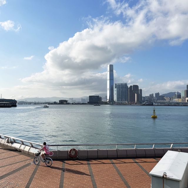 覽維港景色，漫步中西區海濱長廊中環段