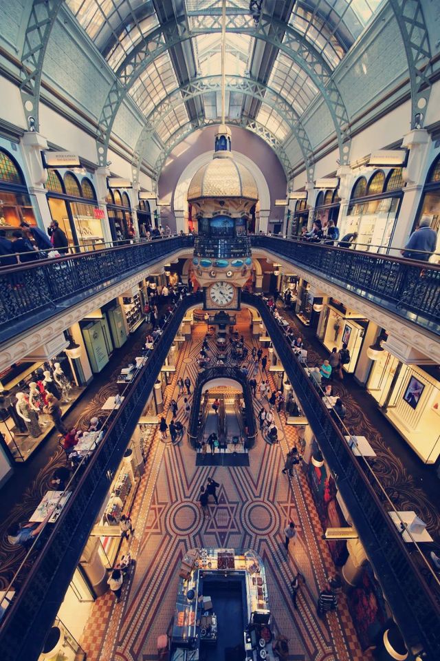Explore Sydney.