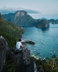 Forgot the snooze button; wake up to the adrenaline rush of Taraw Cliff in El Nido! Spoiler alert: The views up there are worth the early rise. 🌄