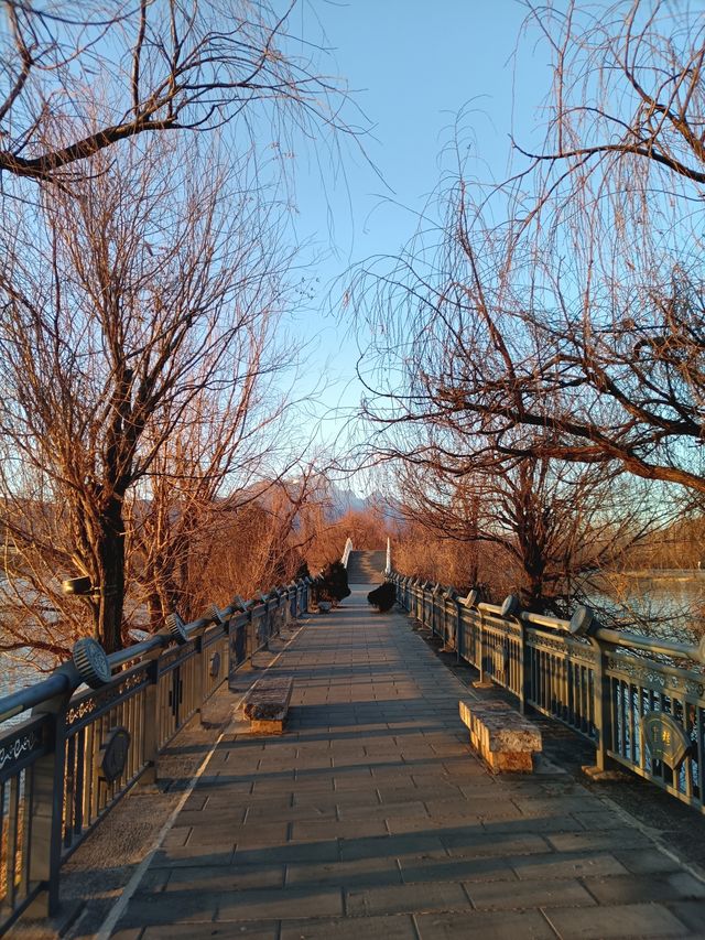 來麗江不知道幹嘛，就到清溪水庫走一走吧，這裡就是洱海的min