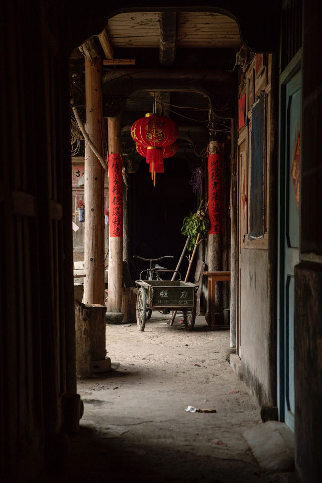 “世間桃花源，界外烏托邦”