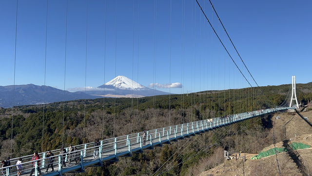 在空中漫步觀賞富士山