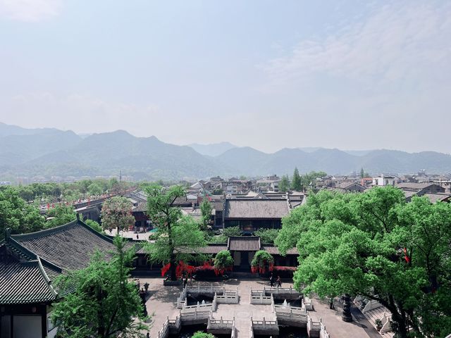 浙江臨海的龍興寺：博物館學習與陰陽塔的神秘之旅