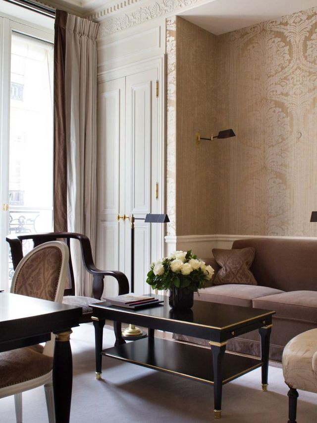 🌟✨ Parisian Elegance: La Reserve's Luxe Escape 🏨🍷