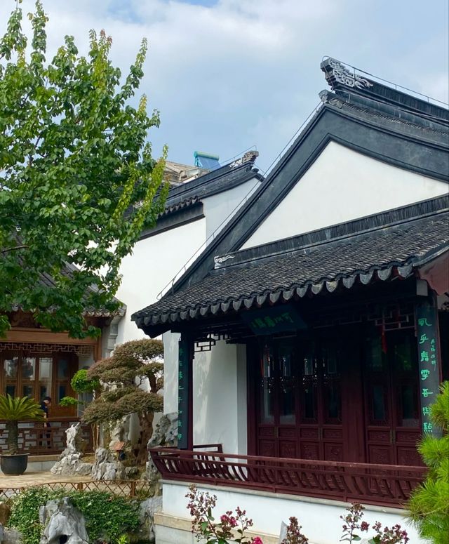 蘇州免費園林嘅天花板.....蘇州十全街附近嘅免費私家園林太好影咗幾乎冇人!真係黎一次鍾意一次。