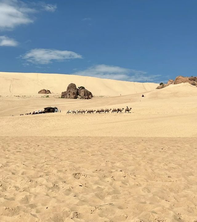 《內蒙古赤峰玉龍沙湖，景點攻略》。