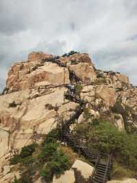 「齊魯小黃山」天嵮山  丹崖絕壁 奇峰林立。