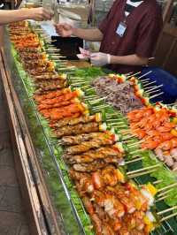 Explore the Must-Try Eats at Icon Siam's Floating Market!