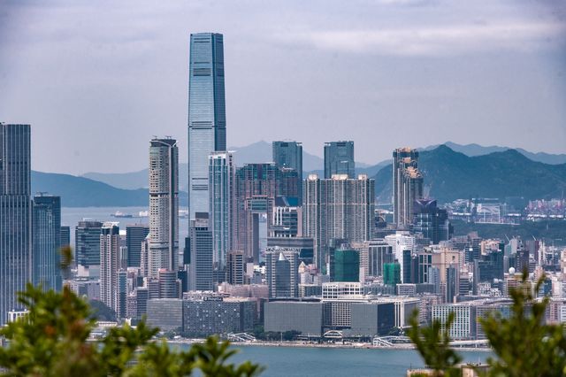 香港寶馬山遠足：輕鬆的登山方式欣賞港島全景，感覺不要太爽！
