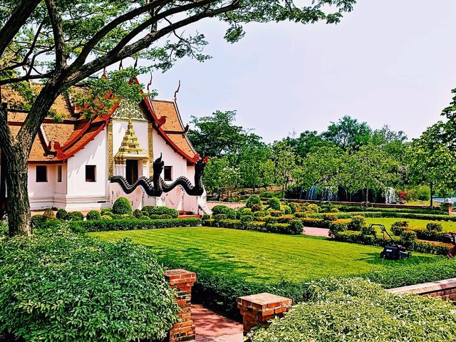 Framing History: An Ancient Siam Park Photo Tour Through Thailand's Miniaturized Soul