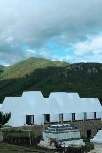 雪山野奢度假酒店｜住進日照金山嘅神仙日子