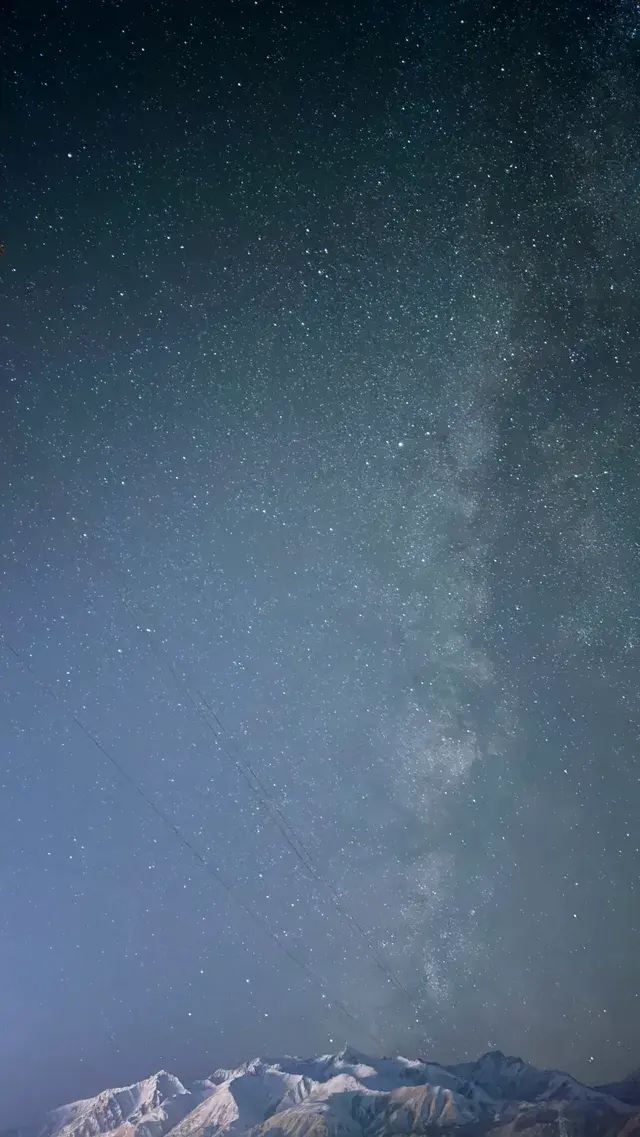 帕米爾的銀河正在倒數！別讓「下次」變成遺憾——此刻的夜空把銀河鋪得格外清晰，星光落在高原上，連呼吸都