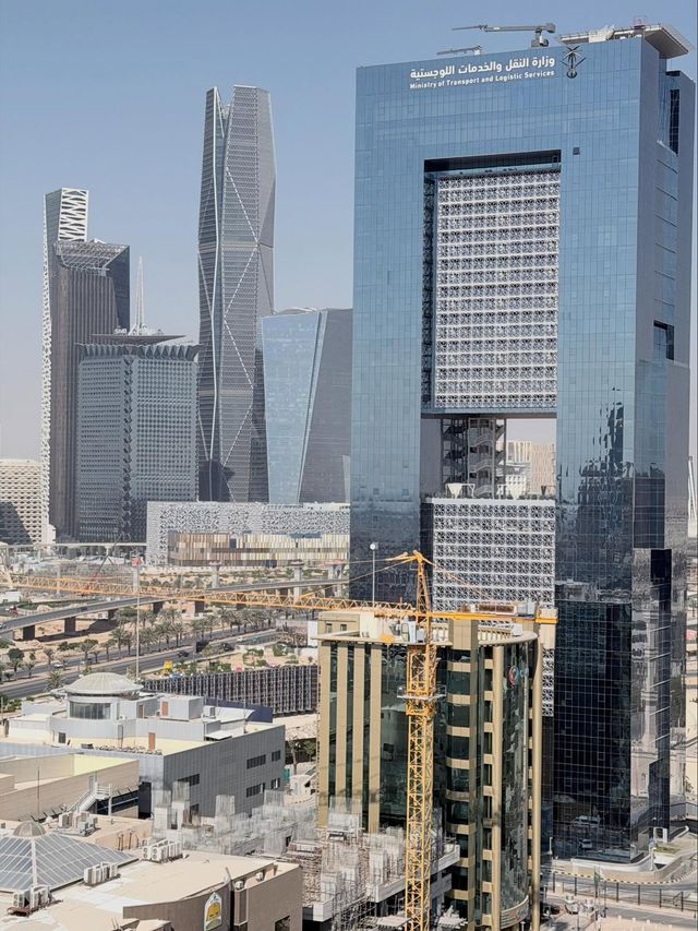 TIME TRAVELER'S DREAM: Kolaborasi Epic Masa Lalu & Masa Depan di Jeddah TIME TRAVELER'S DREAM: Kolaborasi Epic Masa Lalu & Masa Depan di Jeddah