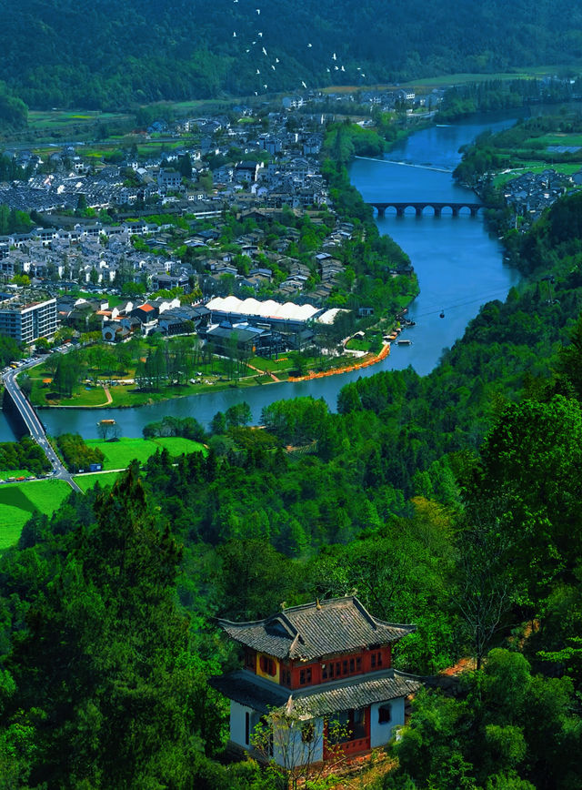 探秘南北齊雲山|一場跨越皖贛的道教名山之旅 沒想到中國居然有兩座齊雲山!這次一口氣打卡了安徽休寧 探秘南北齊雲山|一場跨越皖贛的道教名山之旅 沒想到中國居然有兩座齊雲山!這次一口氣打卡了安徽休寧