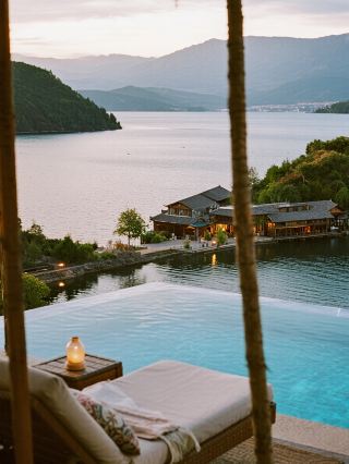 麗江瀘沽湖親子遊！冬春看晨霧+環湖，兩天一晚超治癒