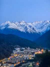 推開窗就能看到雪山！康定這間藏式美學酒店實在太夢幻了！✨