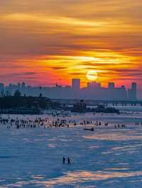 震撼！冰凍期松花江美成天然滑雪場，日落+摩天輪絕了！