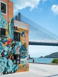 比起堅尼地城,我更愛這個海邊彩色小鎮….