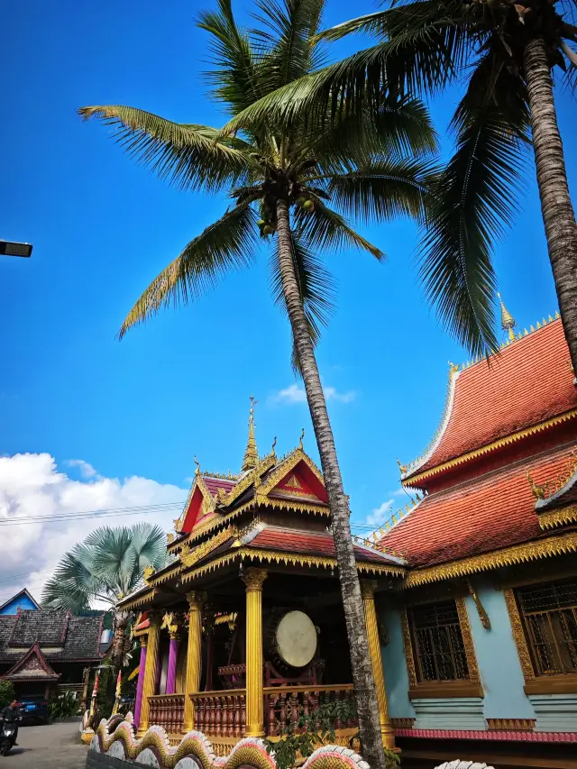 西雙版納，曼飛龍白塔