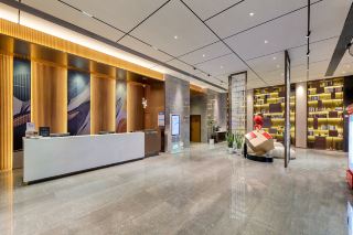 Отель Grand Skylight в Хэюане — отличное место для отдыха в середине дня; его номера, сдаваемые по часам, идеально подходят для короткого перерыва.