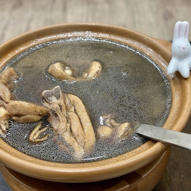 通化夜市裏的（龍涎居）養生藥膳鍋.非吃不可的美食