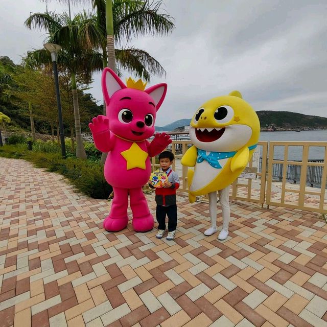 與baby shark遊船河