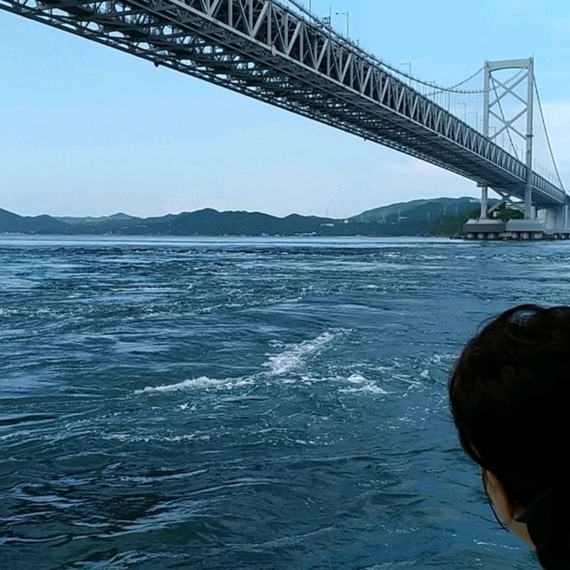 跨越鳴門海峽的大鳴門橋