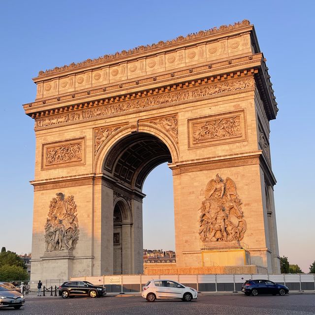 Arc De Triomphe : Beautiful monument & view🌇