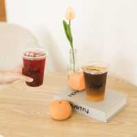 April Flavors cafe  คาเฟ่สไตล์เกาหลี🇰🇷 มินิมอล