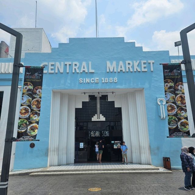 Pasar Seni, the Central Art Market in the city