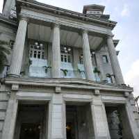 The Fullerton Hotel Surroundings