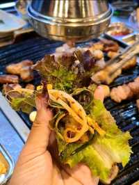 【ソウル】ローカル店でサムギョプサル