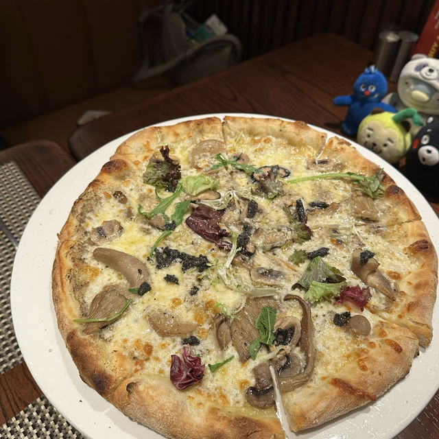 企鵝朋友萬聖節到酒吧餐廳狂歡