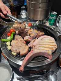 【韓国旅行】韓国グルメ"弘大"で味わう肉厚サムギョプサル