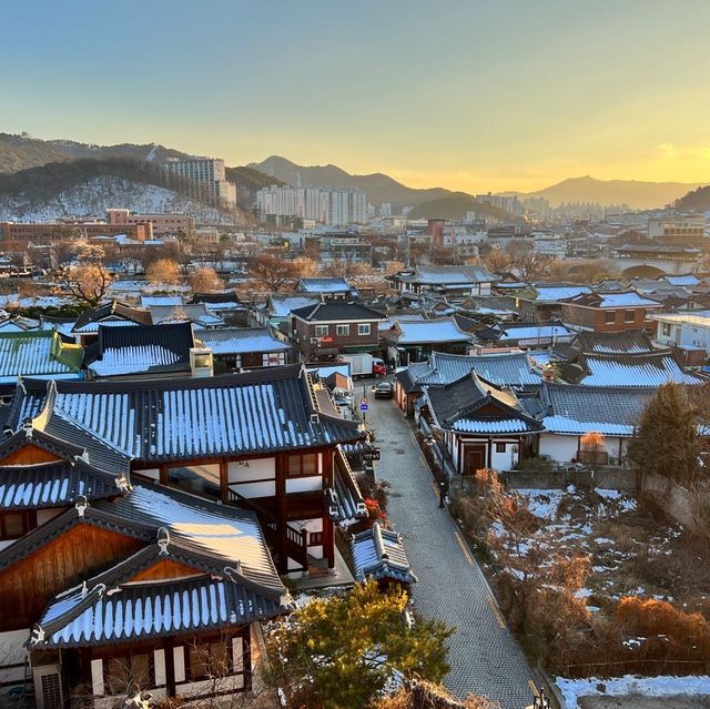 Sunset over Jeonju hanok village 