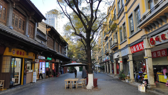 Kunming - Place worth moving to.