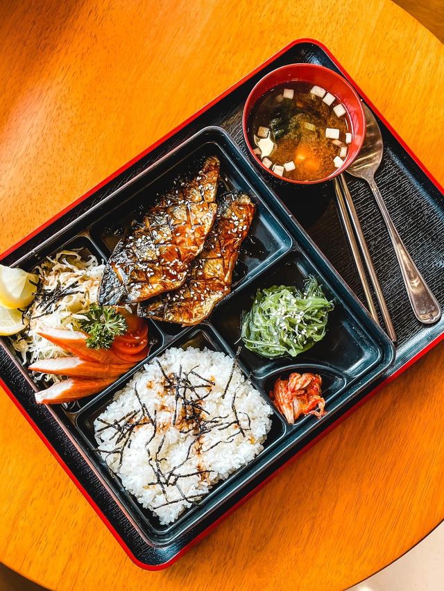 Guzzu cafe & Bistro 🧧🎏🎈