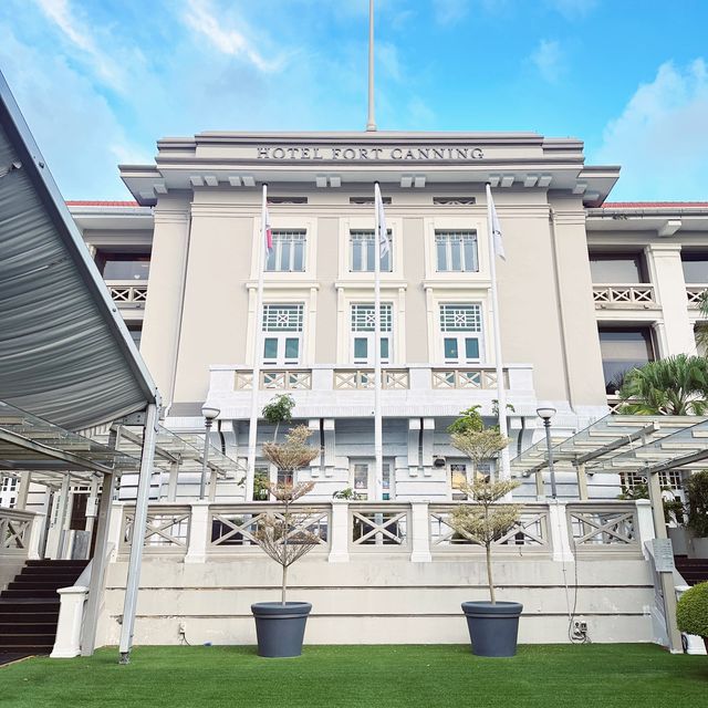 Stay in Singapore’s colonial-style hotel