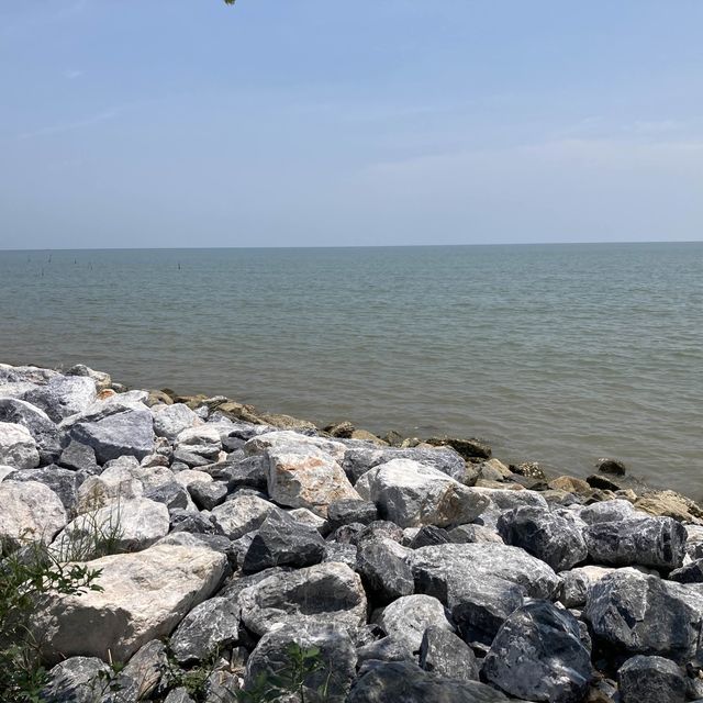 Rusamelae Beach 