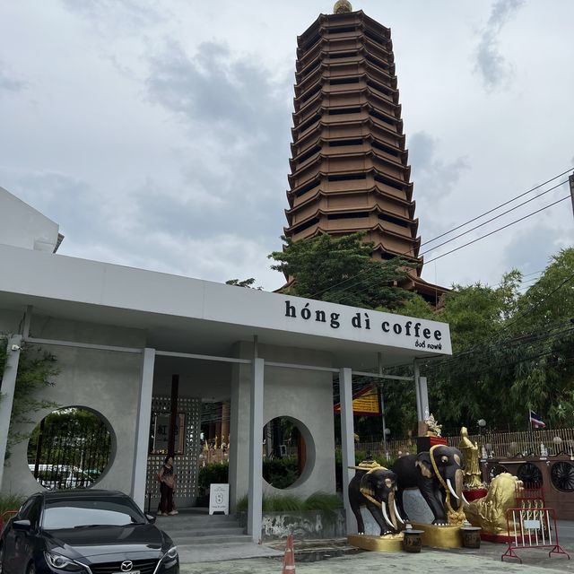 Hong Di Coffee (อั่งตี๋ คอฟฟี่) คาเฟ่สวยสไตล์จีน