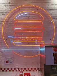 Big Boy ร้านเบอร์เกอร์ชื่อดังจากอเมริกา 🍔🍟🍦
