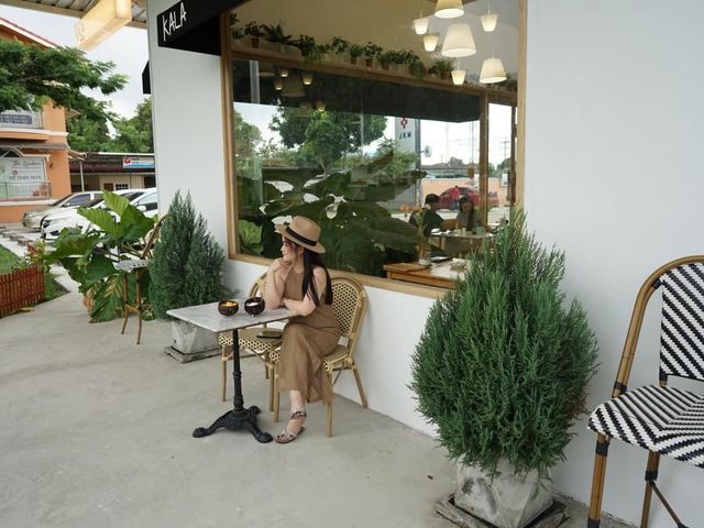 คาเฟ่ขนมไทยย่านจอมเทียน