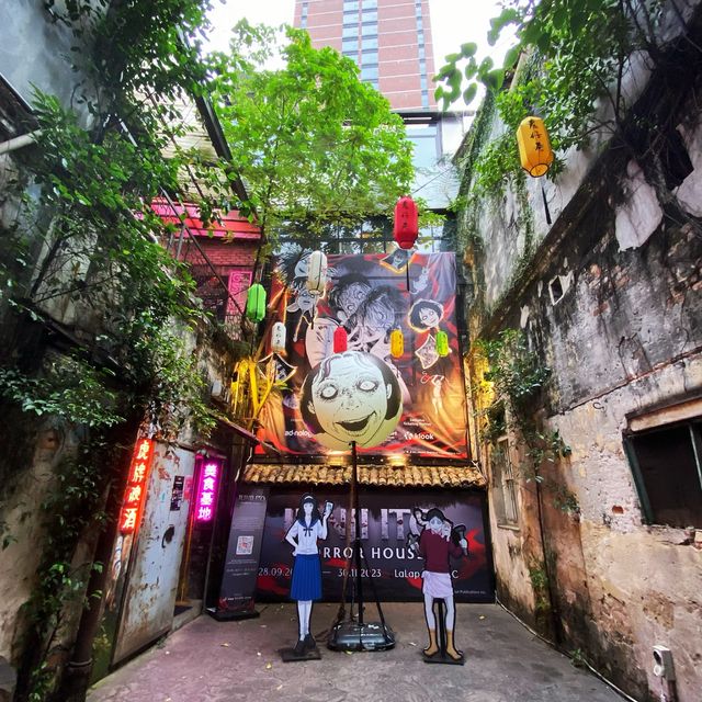 Ghost in the house - Kwai Chai Hong  👻👻