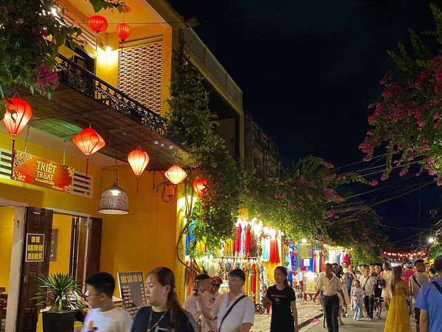 호이안 올드타운의 화려한 밤🏮볼거리로 가득한 야시장